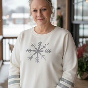 Tommy Hilfiger Cream and Gray Snowflake Sweater women’s Size Large‎